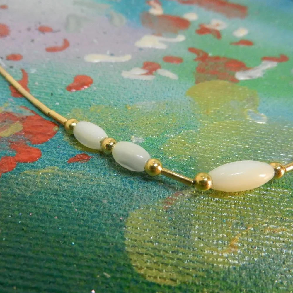 VTG gold ivory pearlcore necklace delicate gold tone bead dainty feminine choker